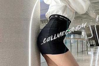 微密圈 – 一双黑丝玉足，照片却让人忍不住想咕咕哝哝，Callmecandy真会玩。