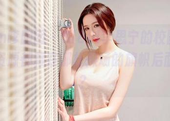 Feilin嗲囡囡 – SiByl李思宁的校园写真集，资源都藏在那杆操场的旗帜后面了吧？
