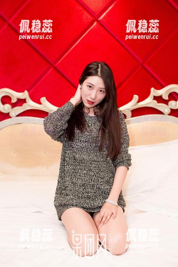 GIRLT果团网-王语纯 GIRLT果团网 - “跟着王语纯在浴室自拍:高清图片,微微出镜的沐浴露,你懂的”,小尴尬不尴尬。