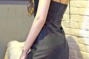 GIRLT果团网 – 高清壁纸新宠？通灵儿的JK可不止于此！