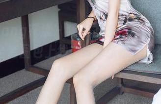 HuaYang花漾 – 滴滴答答，易阳Silvia黑色全套图包上线…每一张都像是在和我打招呼？
