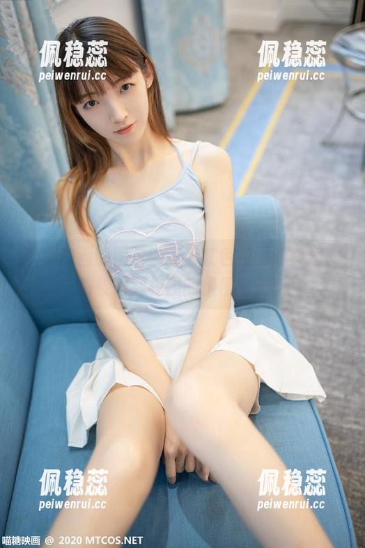 喵糖映画的图包：穿着红色校服的美眉，仿佛回到校园的懵懂时光。