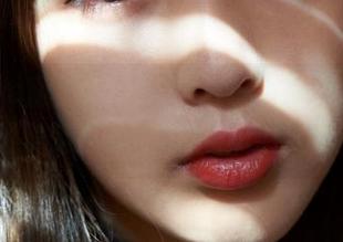 MiiTao蜜桃社 – 看这里！小草莓Berry的原图美足图集，原来脚也能当主角！