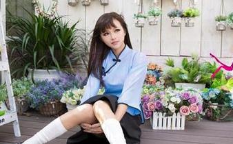 UGirls尤果网 – 呼叫所有尤娜娜的粉丝，她的美足图片又发售啦，分享的时机到了