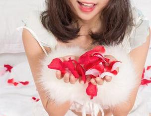 UGirls尤果网 – 王谨轩的油亮套图：从头到脚闪闪发光