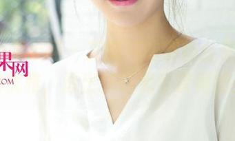 UGirls尤果网 – 艾霓莎的御姐合集，带点混乱的优雅，透出些许无可奈何的美感。