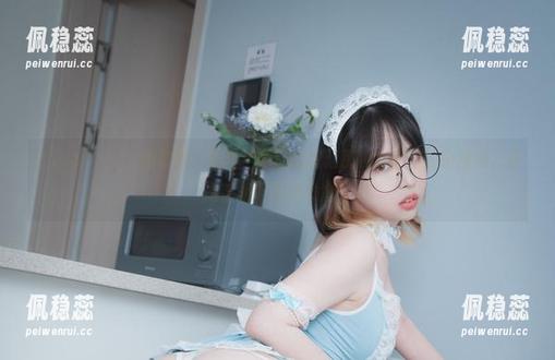 Uhye(이유혜)的套图，不自觉地让我想起那种我喜欢的小叛逆，正是御姐风范在发力！