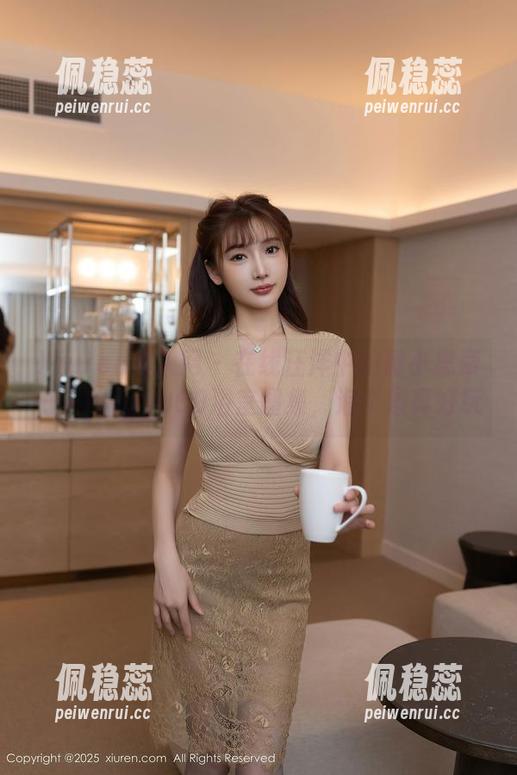 Xiuren秀人网 - 在线汪洋中的微小思索——lingyu69浴室图集，泡个澡真好玩