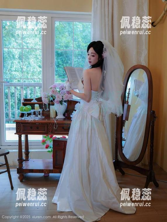 Xiuren秀人网-樱桃小犊子 Xiuren秀人网 - 看樱桃小犊子的写真,连光都甘愿围着她转,这种“油亮”感,我能理解!