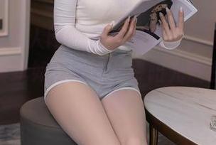 Xiuren秀人网 – 皮衣与阳台，王雅姗的免费写真犹如清晨第一缕阳光洒在斑驳的墙面