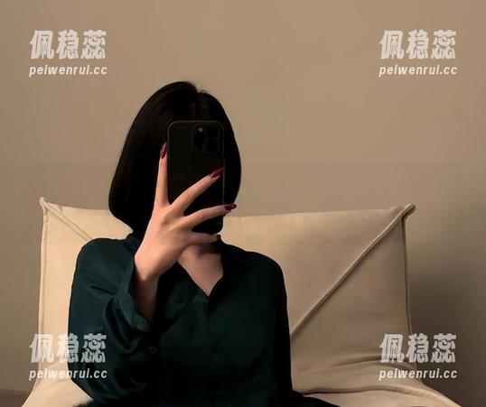 保守的二舅妈 微密圈 - 私拍与吊带袜的华丽碰撞:保守的二舅妈的另类合集!