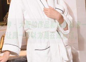 克拉女神 – 大阳的作品和她的秘密一样，让我一度以为是在做魔法。