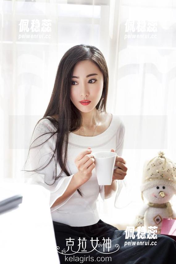 克拉女神 - 薇薇校服图集：意外走进校园，谁说身穿校服就不能值千金？