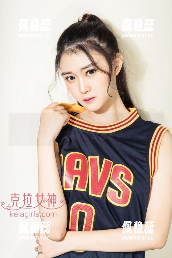 克拉女神-颖儿 克拉女神 - 颖儿说她爱无圣光的自拍,结果美图搞得我云里雾里。