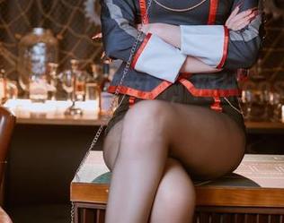 九楼姑娘与兔胖胖min，网袜cos原图别眨眼！