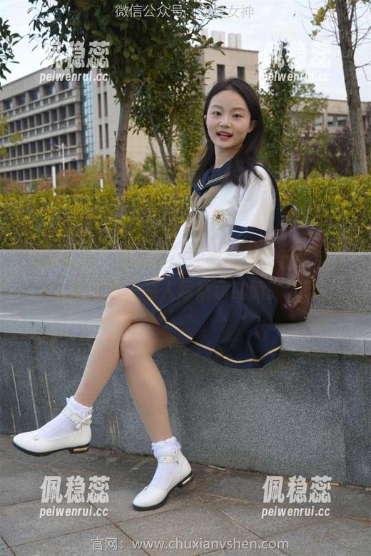 初夏女神 - 写真集：安妮与她的显眼包，完全是包审美和人际展示的新高度呀。
