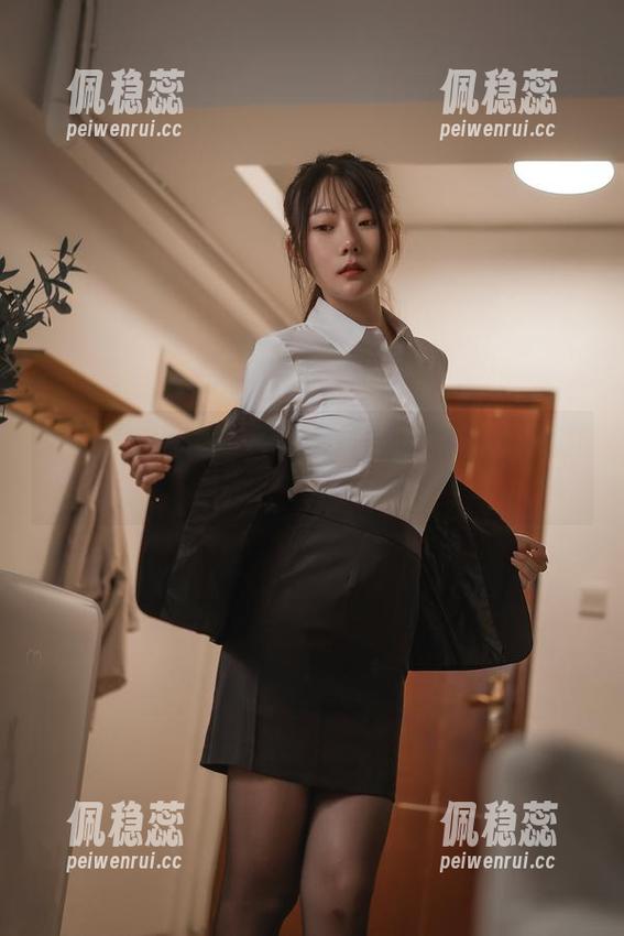坏露露香宝与吊带的亲密关系——美图趣谈