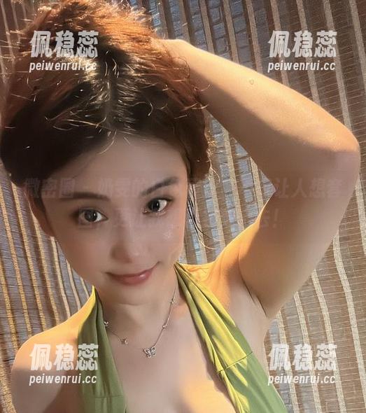 微密圈 - 奶雯的白色蕾丝，不仅让人想套图，更让我想直接穿上去！