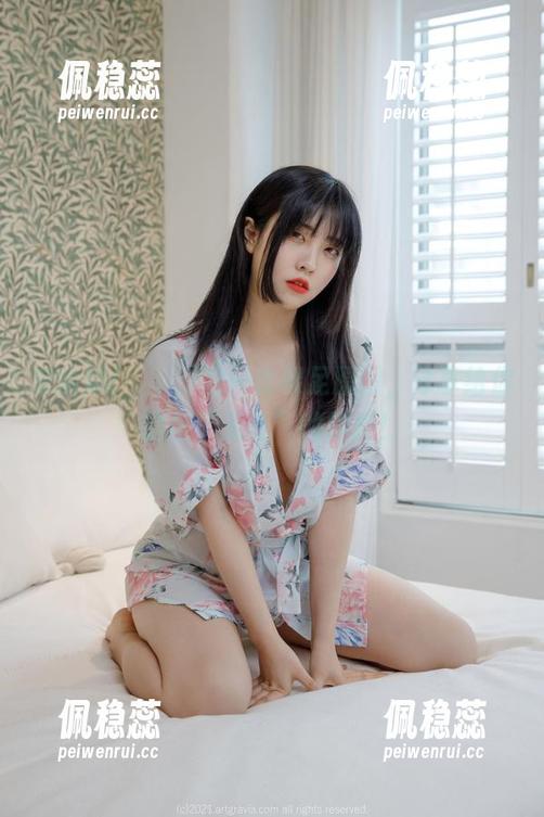 宋哈娜(송하나)的一击裸足原图，分享给你这份“无鞋”的震撼！