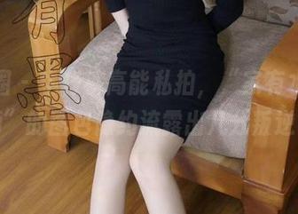 微密圈 – 牛仔裤高能私拍，“家有水墨老师”的图包隐约流露出几分叛逆。