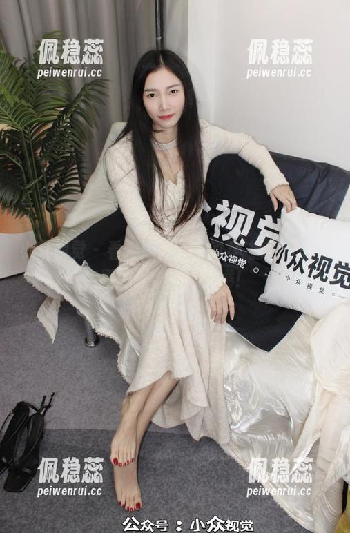 小众视觉 - 看，婷婷带来的JK福利作品，真的是小心心满满！
