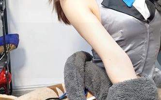 白衬衣和小女巫露娜，原图没想到竟然让我想起了大学寝室那个快乐的夏天。