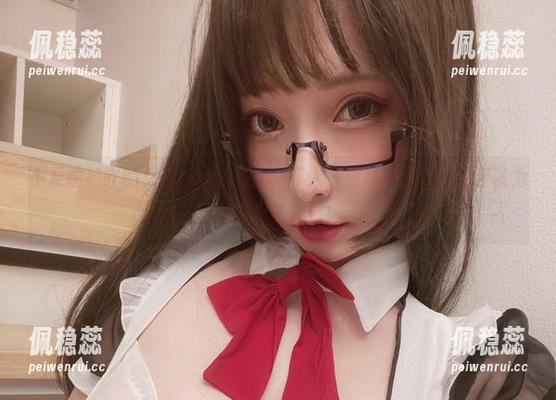 小泉学姐吖的女孩cos，高清得吓人，要是不让我看我还以为是哪个真人偶！