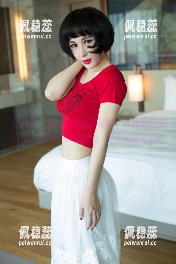 尤果网 - 张栩菲的全套写真，给我的自拍带来了强烈的视角冲击，哪有我的名字？