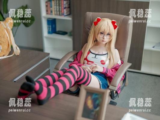 跟着幼水铃衣的全套短裙，我在生活的节拍上，轻舞飞扬—也许只是执念。