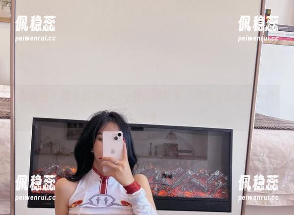 微密圈 - 翻看张鑫baby的白裙写真，原图让我心底一阵荡漾
