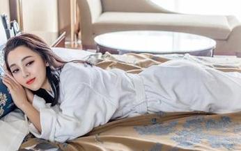 推女神 – 当娜依灵儿穿上吊带，全套写真让我想起了夏天的微风？