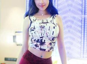 推女郎 – Yu佳妮的私拍泳装，海边的青涩与懒散