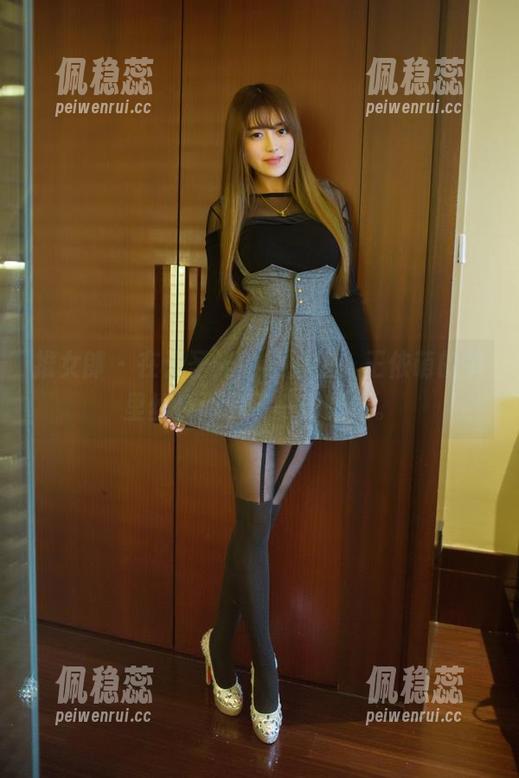 推女郎-王依萌 推女郎 - 在无圣光的氛围里,王依萌的裤里丝反而多了一份随性。