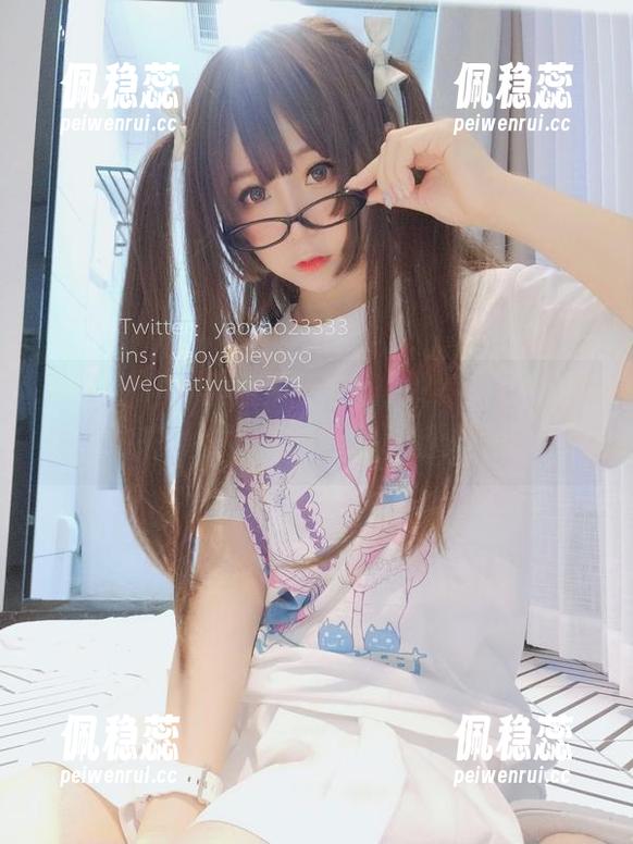 照片下载，黑色紧身衣和摇摇乐yoyo的关系，把我拉回出奇的深渊