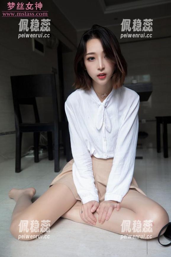 梦丝女神 - 宁夏最新比基尼照片，晒的不只是身体，还有那股子自信。