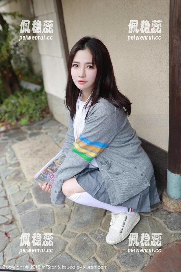 模范学院 - 小果冻儿jelly的“纯白哀愁”，这组美图不仅是色彩，还有些许戏谑。
