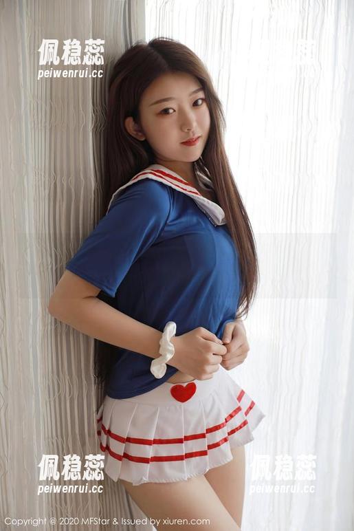 模范学院-露露Andrea 模范学院 - 露露Andrea与裤里丝:在照片里轻轻挑逗