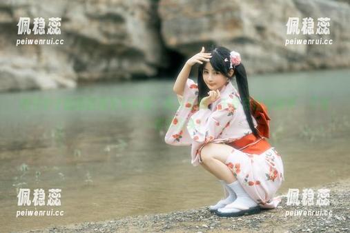 樱井宁宁的超级裸足写真集，高清呈现，千奇百怪的脚步，只差一根手指头！