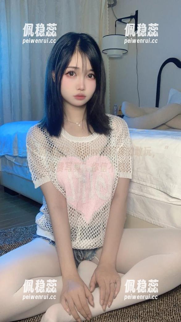 洛桑w伊梓 这衬衫叫雪糕?洛桑w伊梓真的敢玩,“免费写真”你信不信!