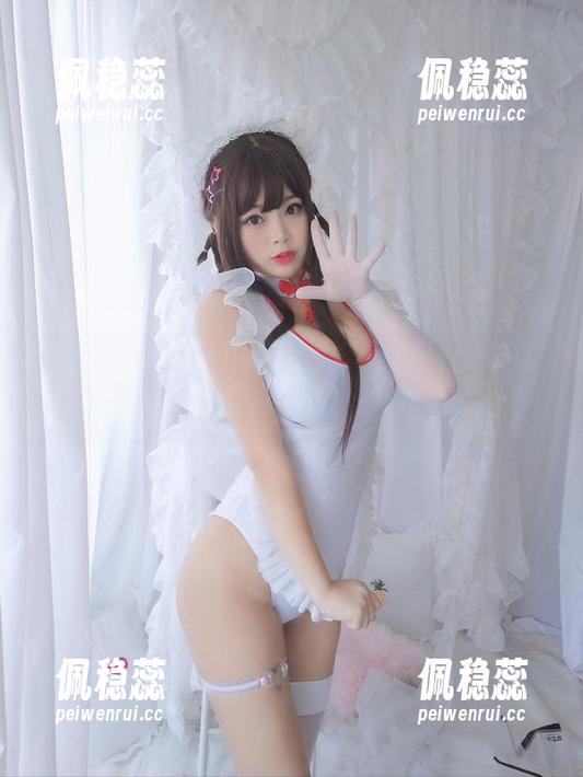 福利满满！看白烨烨怎样驾驭大凤旗袍，后面有人追吗？