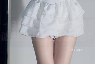 微密圈 – 白龙猫女的礼服美图分享——谁说只能在婚礼上穿得隆重？