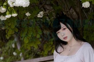 最新原图，皮皮奶可可爱了啦的婚纱，发现了什么不该的眼神。