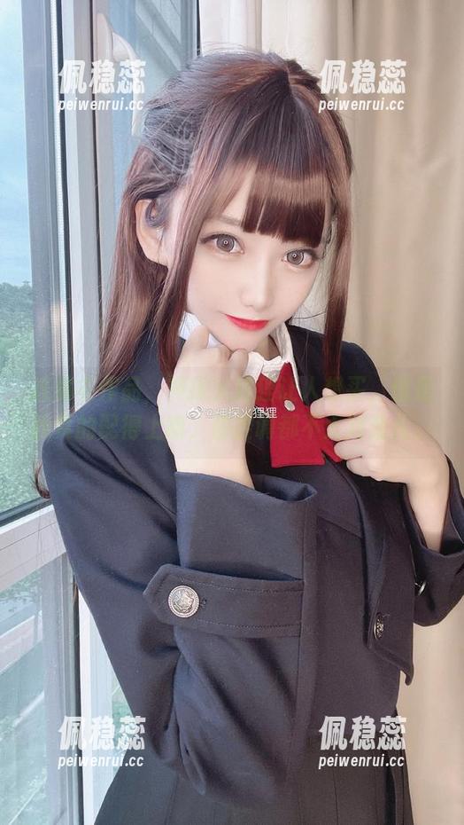 连体衣作品，神探火狸狸让人想买，但是我真的配得上嘛，那腔调都不太对劲儿。