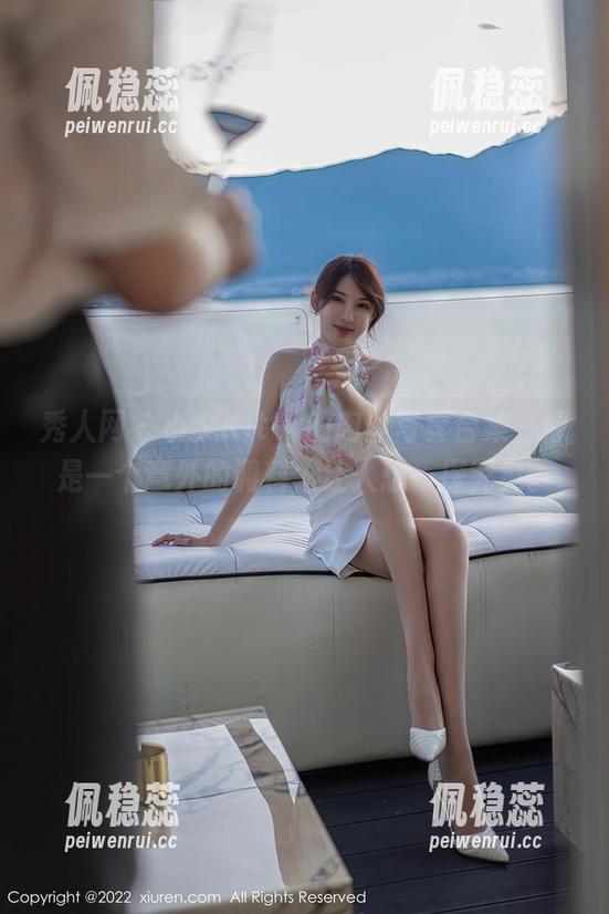 秀人网 - 小夕Kitty的肉丝写真合集，像是一个意外的调料，让人想一探究竟。