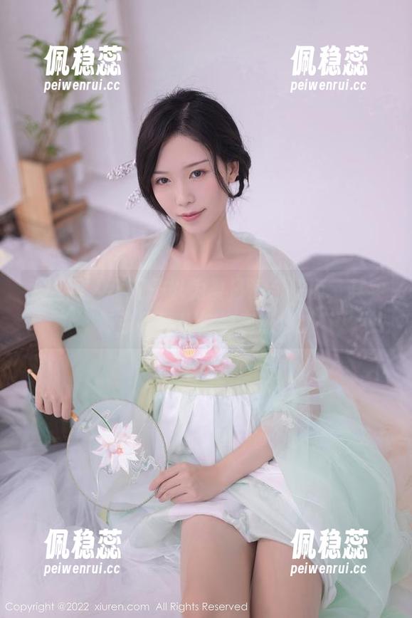 秀人网 - 小纯子以为夏日适合清凉，其实每张写真都偷偷在热炒。