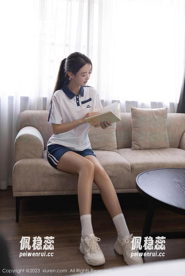 秀人网 - 戴渃欣校服：无圣光，图包里的青春回忆，哈哈，谁还记得那个课间的追逐？