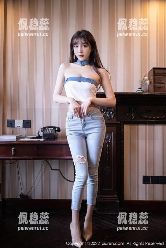 秀人网 - 宅家出不去？杨晨晨的松柏主题写真，让你的壁纸绿意盎然！