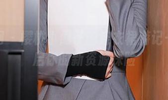 秀人网 – 樱桃小阑子的连衣裙游记——开启你的新资源探险
