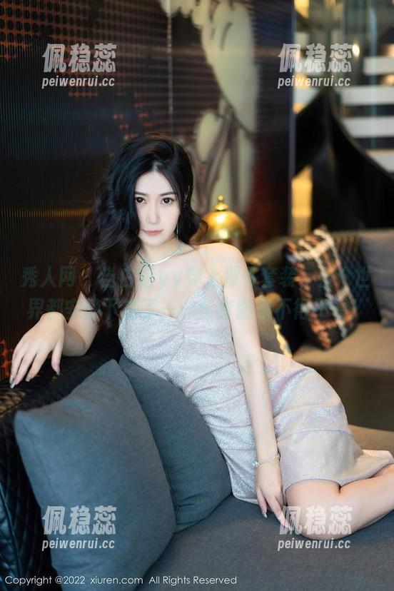 秀人网-白芷yy 秀人网 - 当白芷yy穿上那件套装,整个世界都安静下来了——全套图集不得不看!