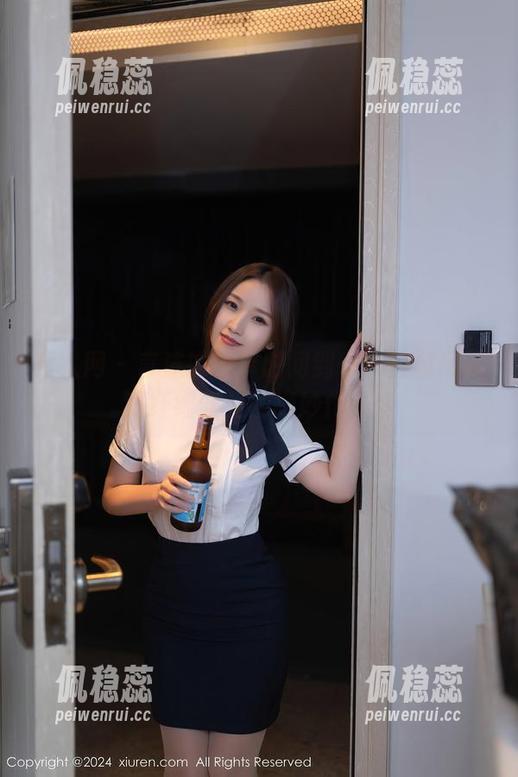 秀人网 - 言沫的分享时间到——典雅吊裙和纤细丝足的绝妙作品！